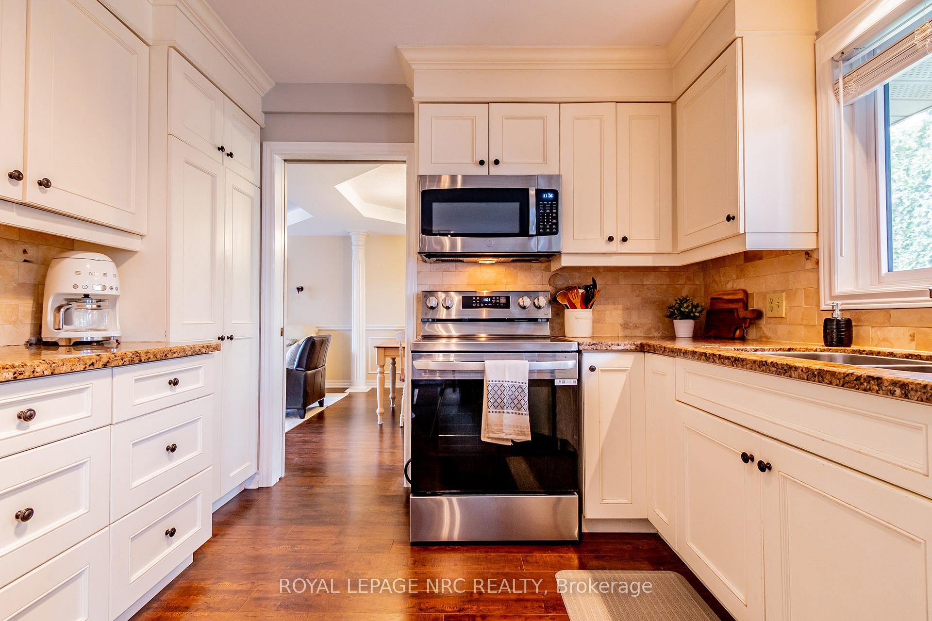 Photo 13 of 2675 Mountaincrest Avenue, Niagara Falls, Church's Lane — HOMEH