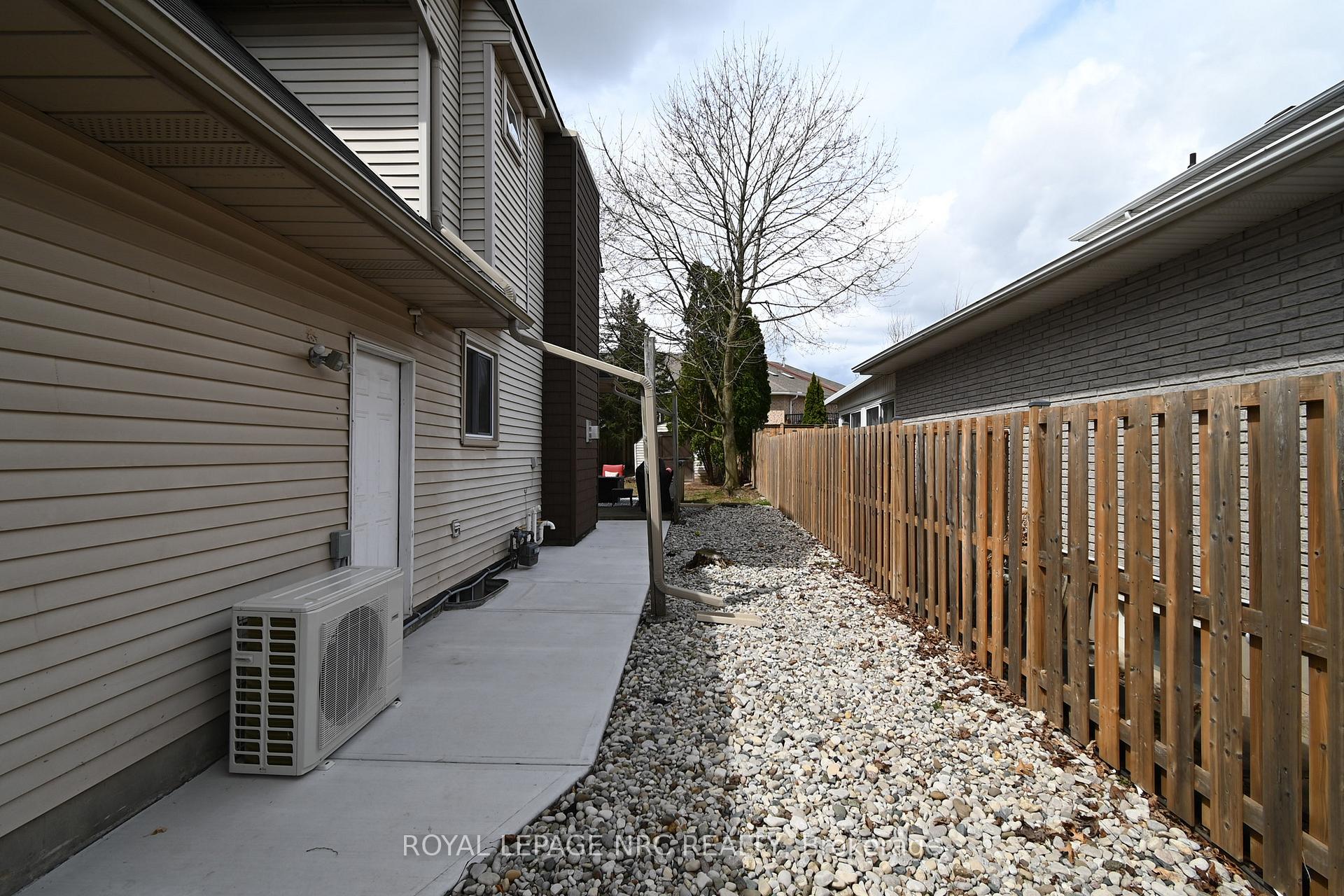 Photo 39 of 2675 Mountaincrest Avenue, Niagara Falls, Church's Lane — HOMEH