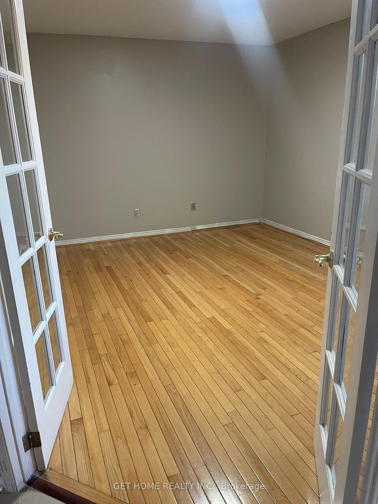 Photo 5 of 1528 Beechlawn Drive, Pickering, Village East — HOMEH