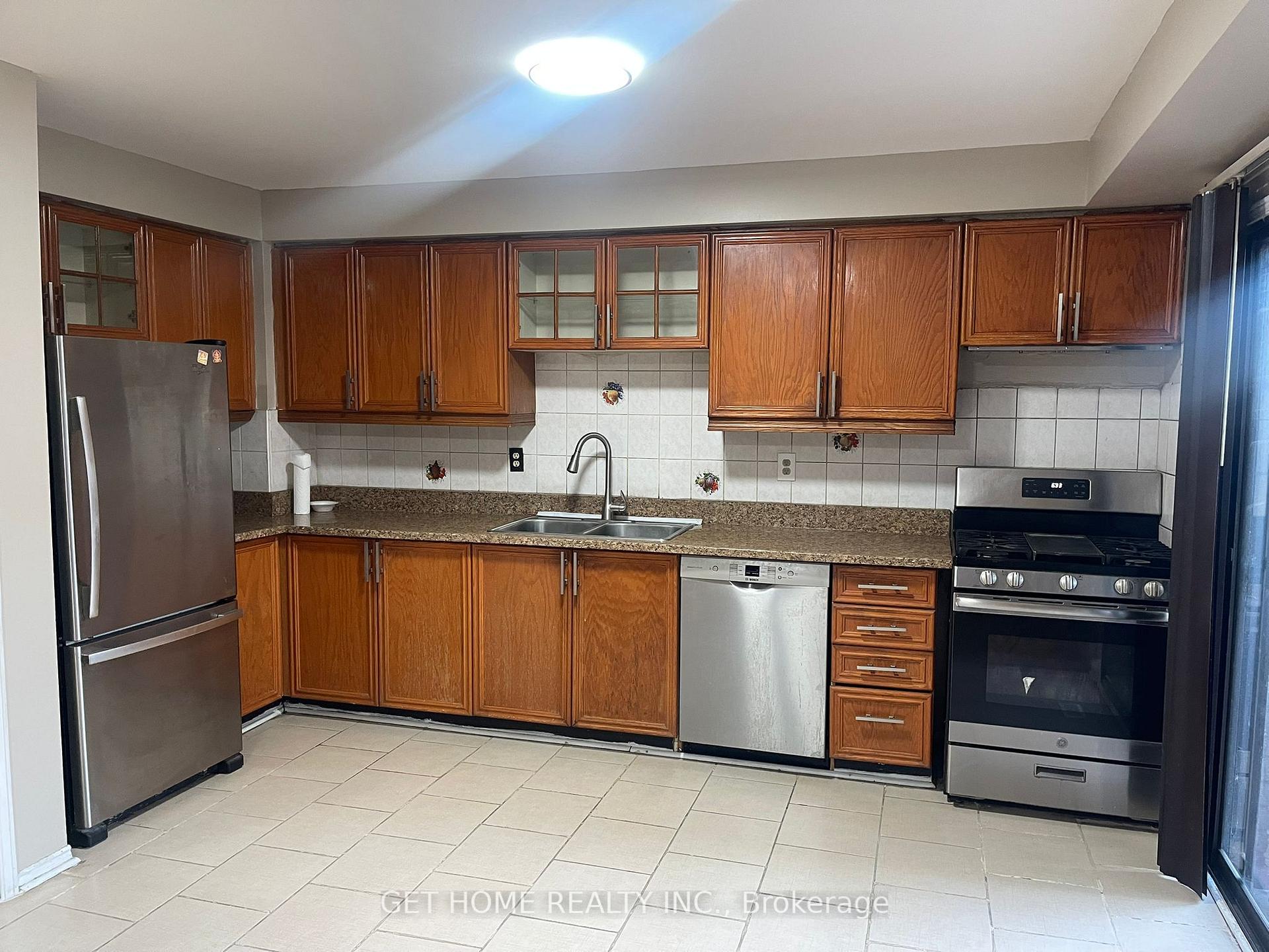 Photo 6 of 1528 Beechlawn Drive, Pickering, Village East — HOMEH