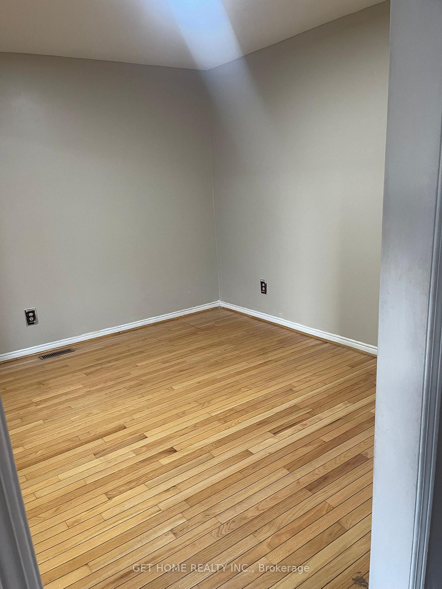 Photo 9 of 1528 Beechlawn Drive, Pickering, Village East — HOMEH
