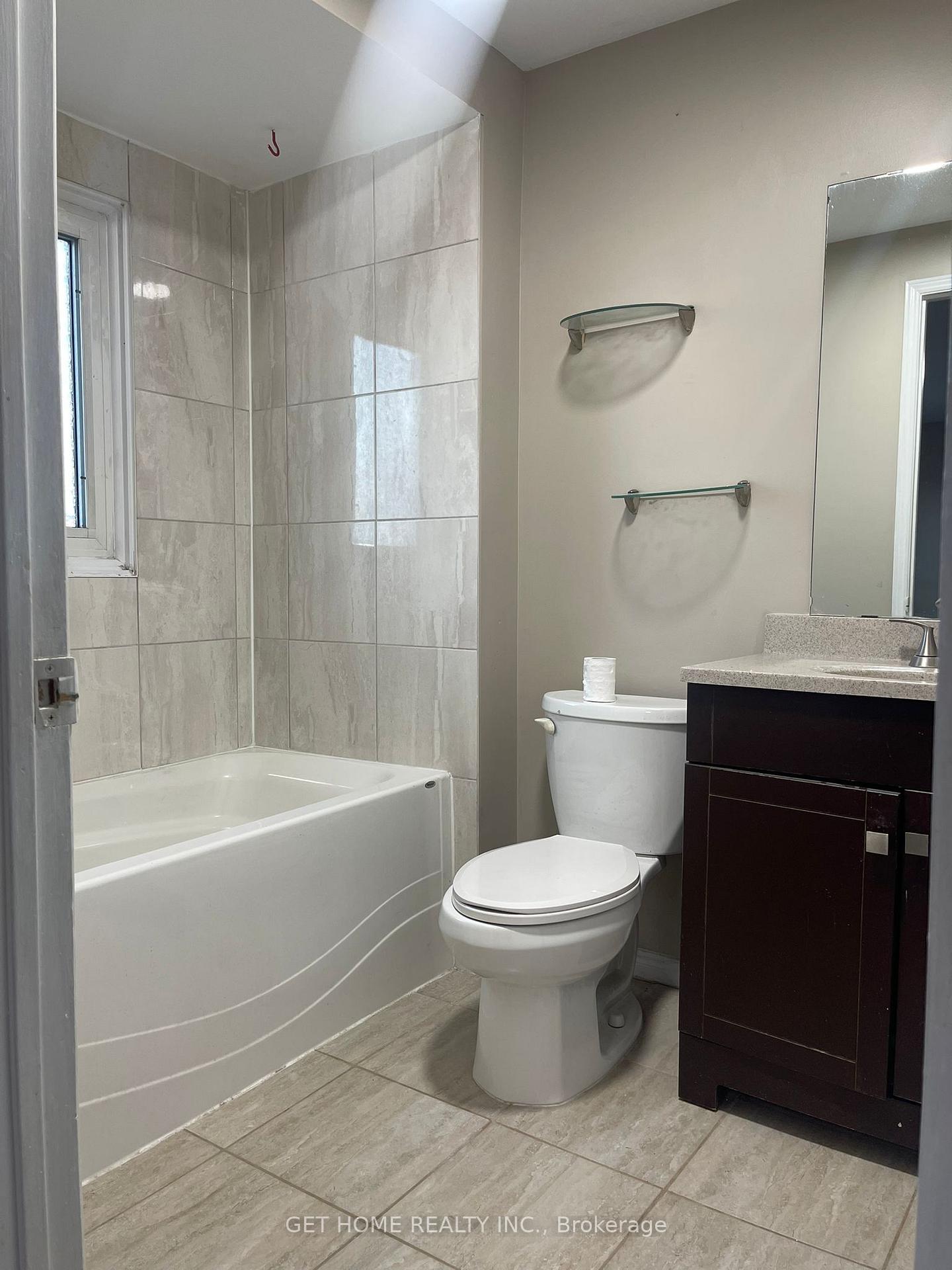 Photo 11 of 1528 Beechlawn Drive, Pickering, Village East — HOMEH