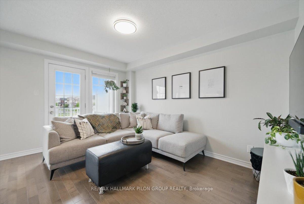 Photo 4 of 361 Sweetfern Crescent, Ottawa, Avalon West — HOMEH