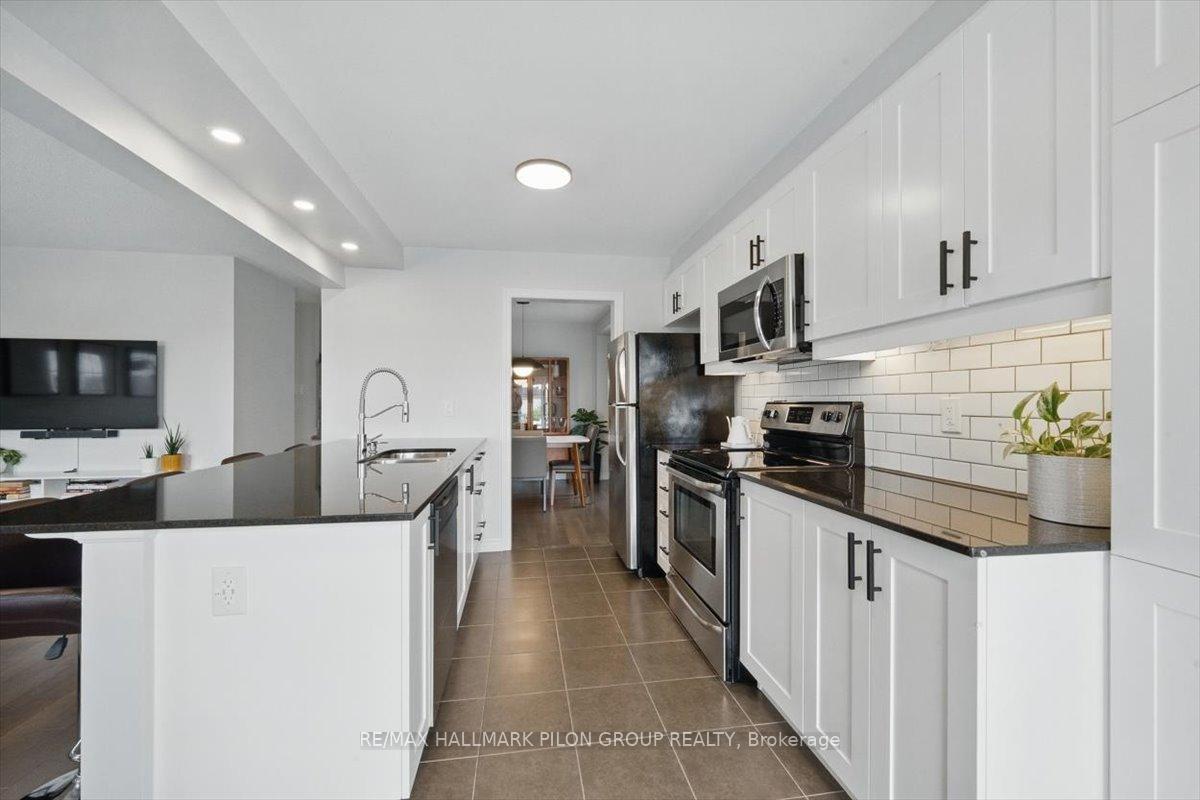 Photo 7 of 361 Sweetfern Crescent, Ottawa, Avalon West — HOMEH