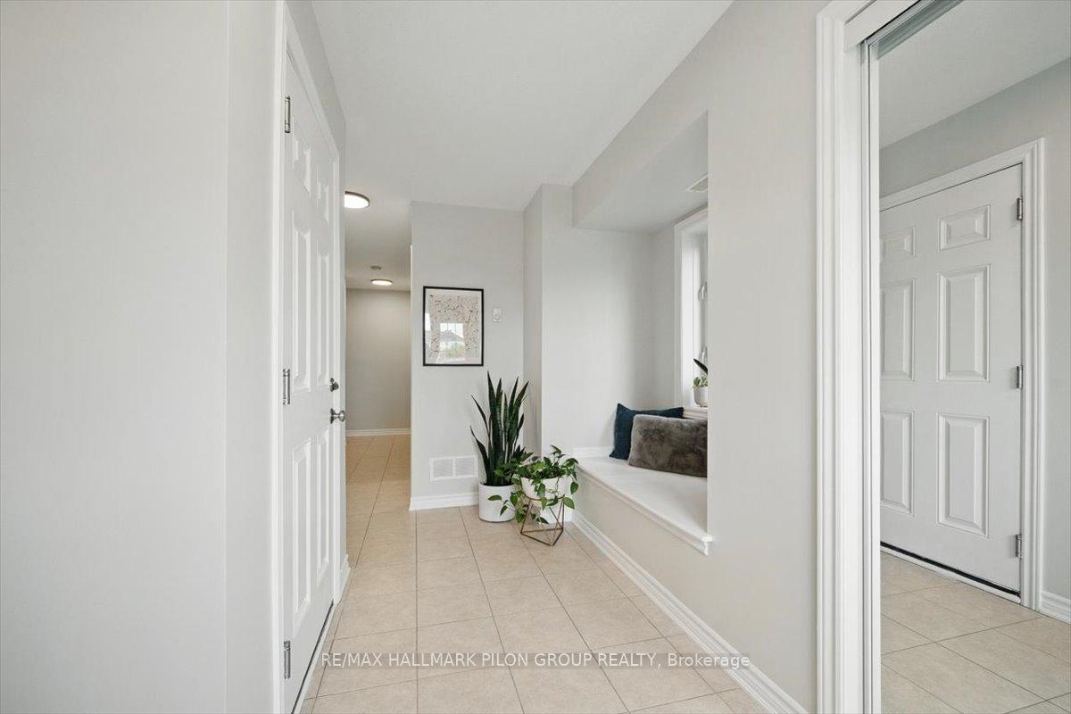 Photo 17 of 361 Sweetfern Crescent, Ottawa, Avalon West — HOMEH