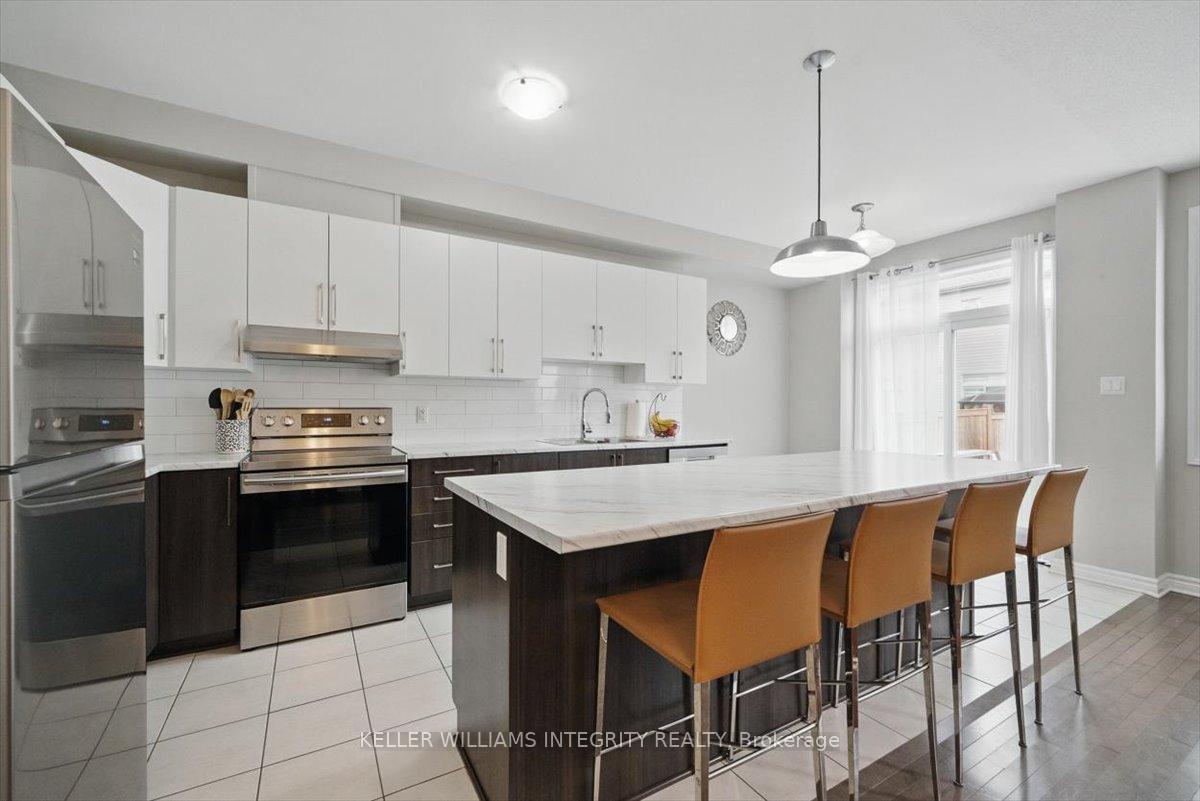 Photo 12 of 843 June Grass Street, Ottawa, Avalon West — HOMEH