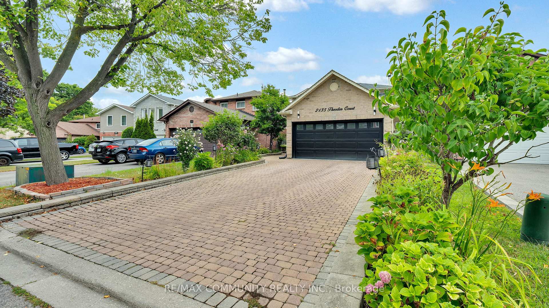 Photo 2 of 2135 Theoden Court, Pickering, Brock Ridge — HOMEH