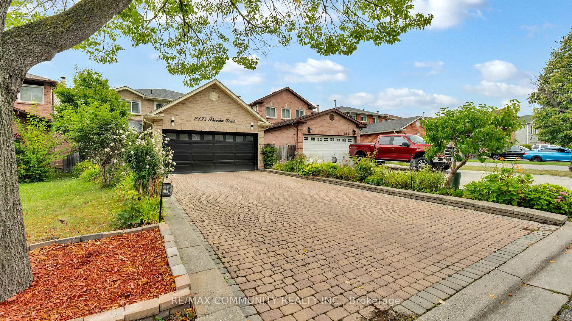 Photo 3 of 2135 Theoden Court, Pickering, Brock Ridge — HOMEH