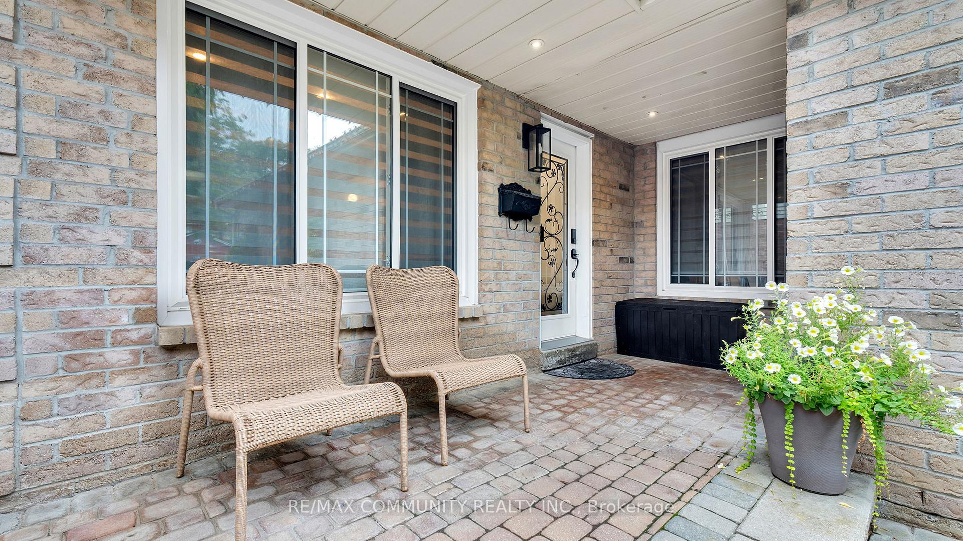 Photo 5 of 2135 Theoden Court, Pickering, Brock Ridge — HOMEH