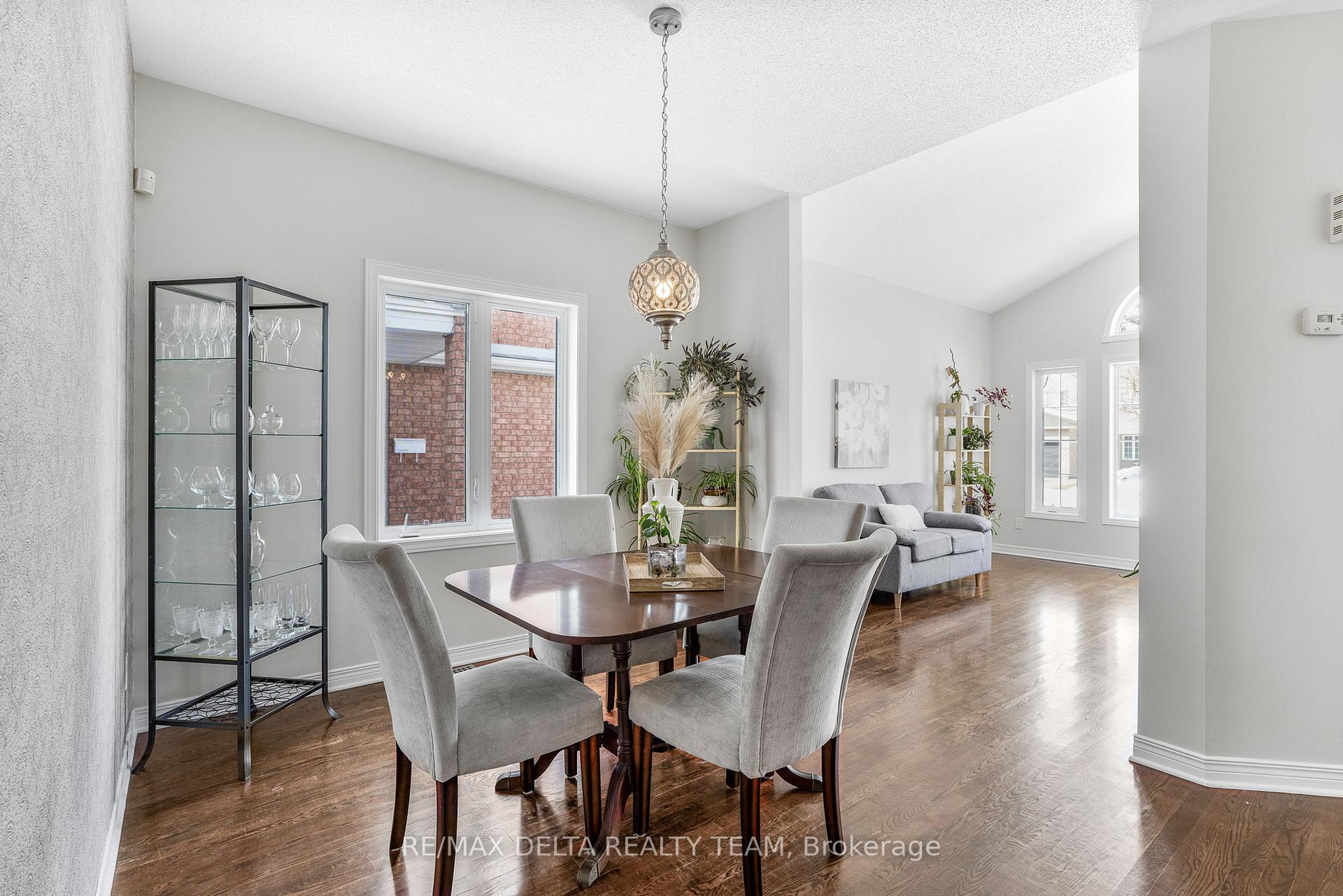 Photo 4 of 1972 Scully Way, Ottawa, Fallingbrook/Gardenway South — HOMEH