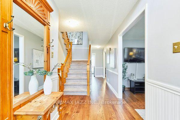Photo 4 of 783 Pebble Court, Pickering, Amberlea — HOMEH
