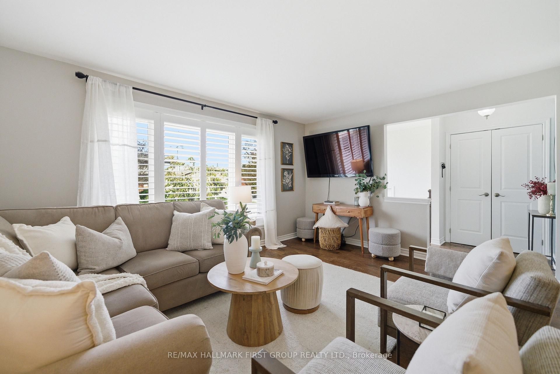 Photo 4 of 1307 Broadview Street, Pickering, Bay Ridges — HOMEH