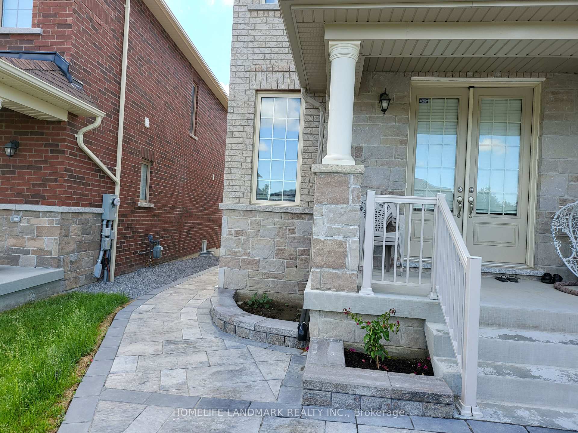 Photo 2 of Unit Bsmt, 1015 Kingpeak Crescent, Pickering, Rural Pickering — HOMEH