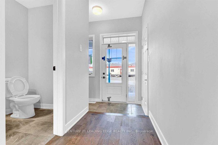 Photo 3 of 2088 Winsome Terrace, Ottawa, Fallingbrook/Gardenway South — HOMEH