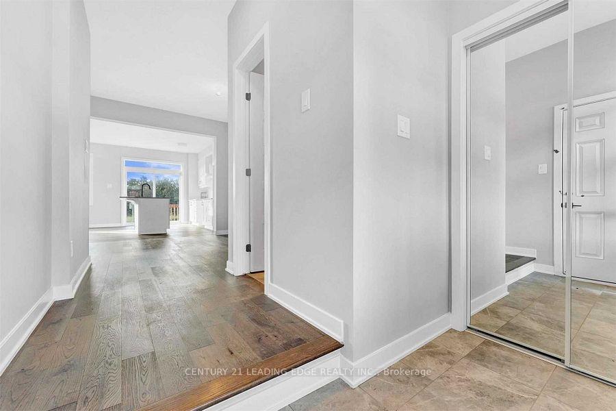 Photo 4 of 2088 Winsome Terrace, Ottawa, Fallingbrook/Gardenway South — HOMEH