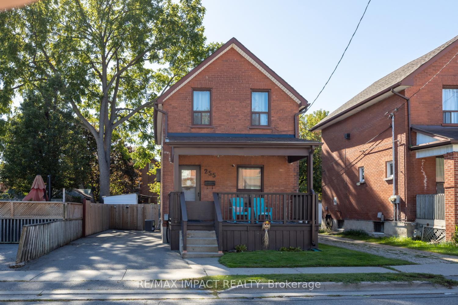 Photo 2 of 255 Arthur Street E, Oshawa, Central — HOMEH