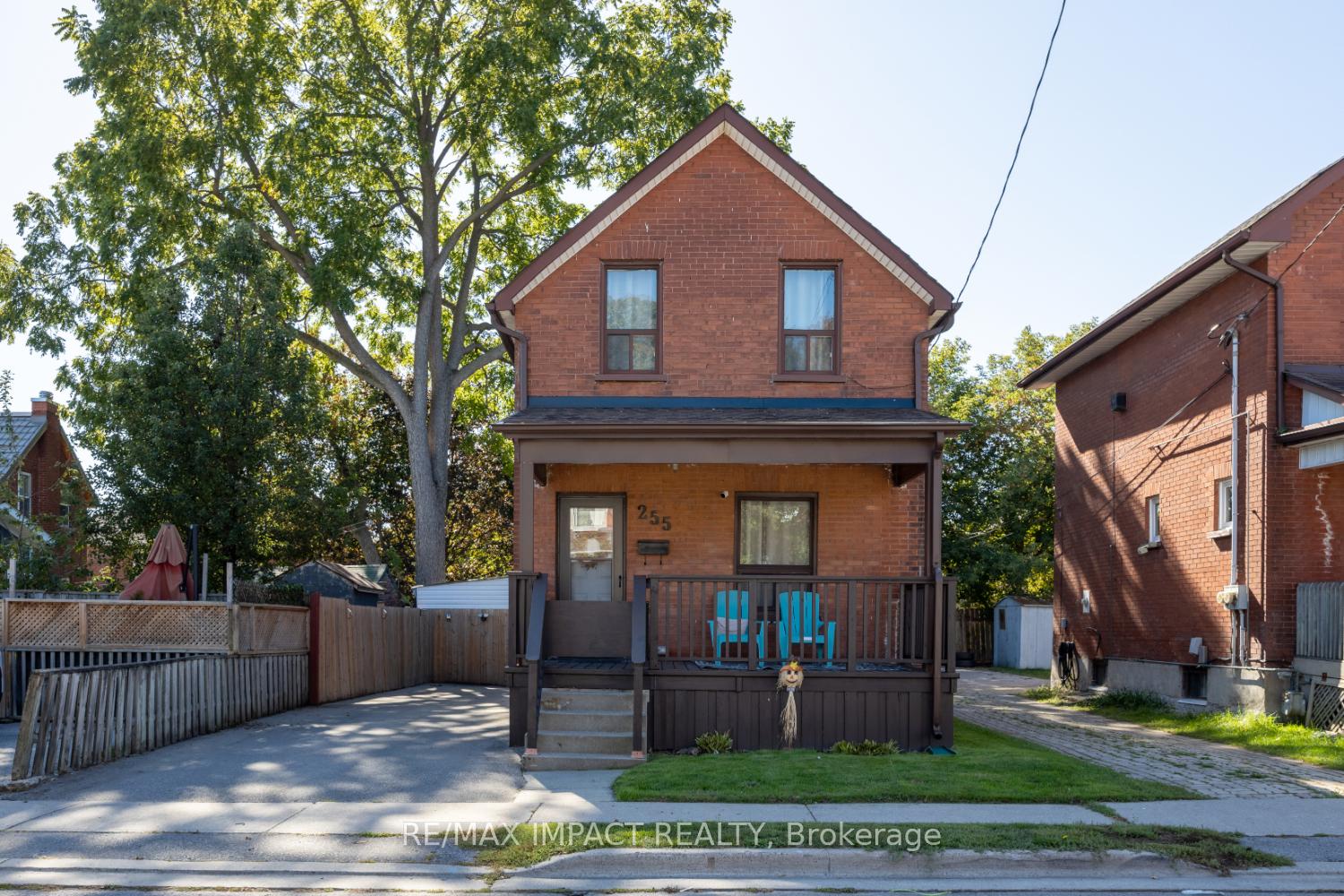 Photo 3 of 255 Arthur Street E, Oshawa, Central — HOMEH