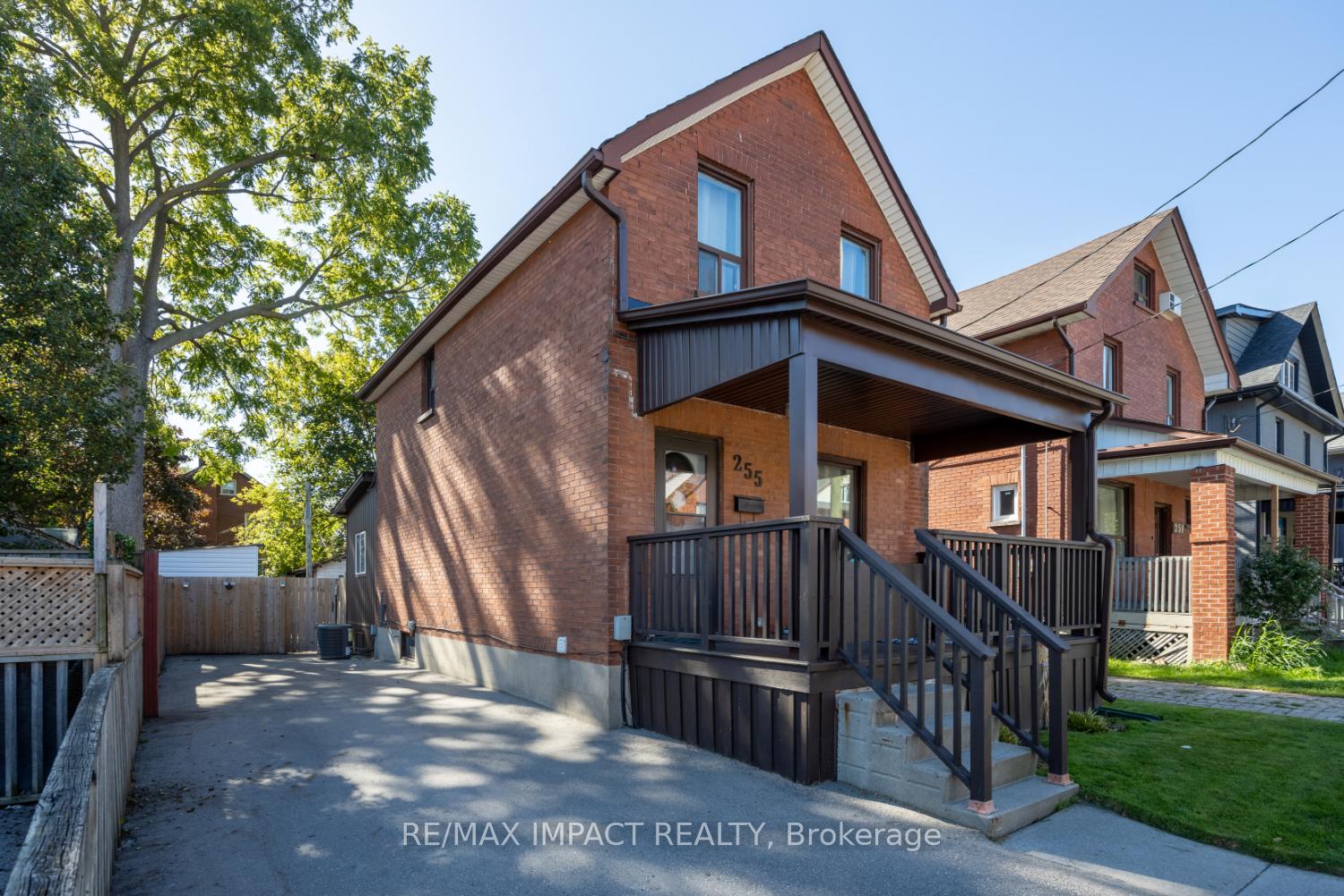 Photo 6 of 255 Arthur Street E, Oshawa, Central — HOMEH