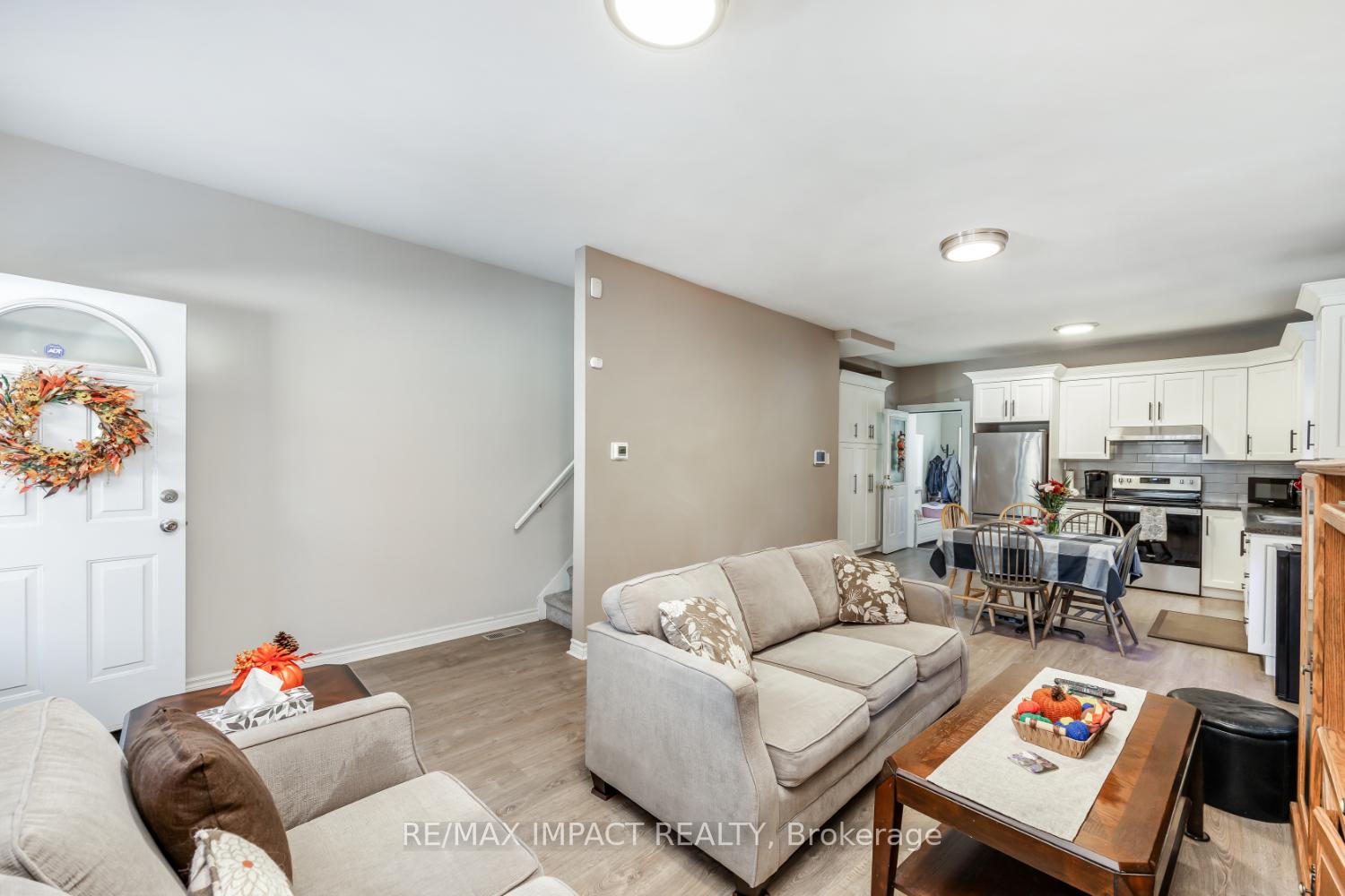 Photo 12 of 255 Arthur Street E, Oshawa, Central — HOMEH