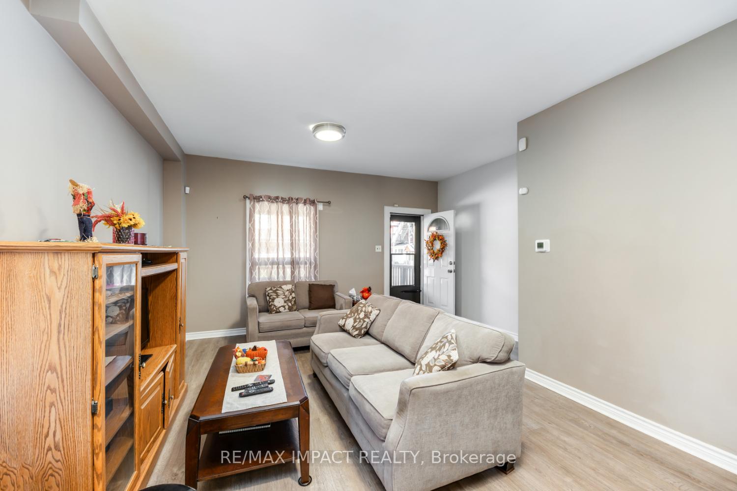 Photo 14 of 255 Arthur Street E, Oshawa, Central — HOMEH