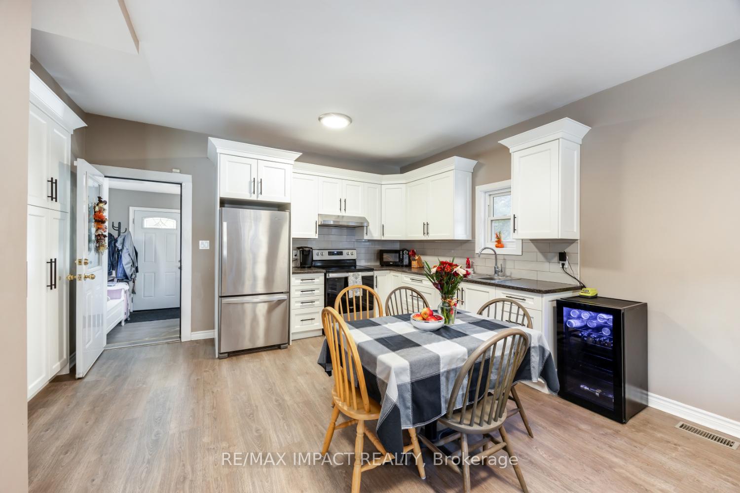 Photo 16 of 255 Arthur Street E, Oshawa, Central — HOMEH