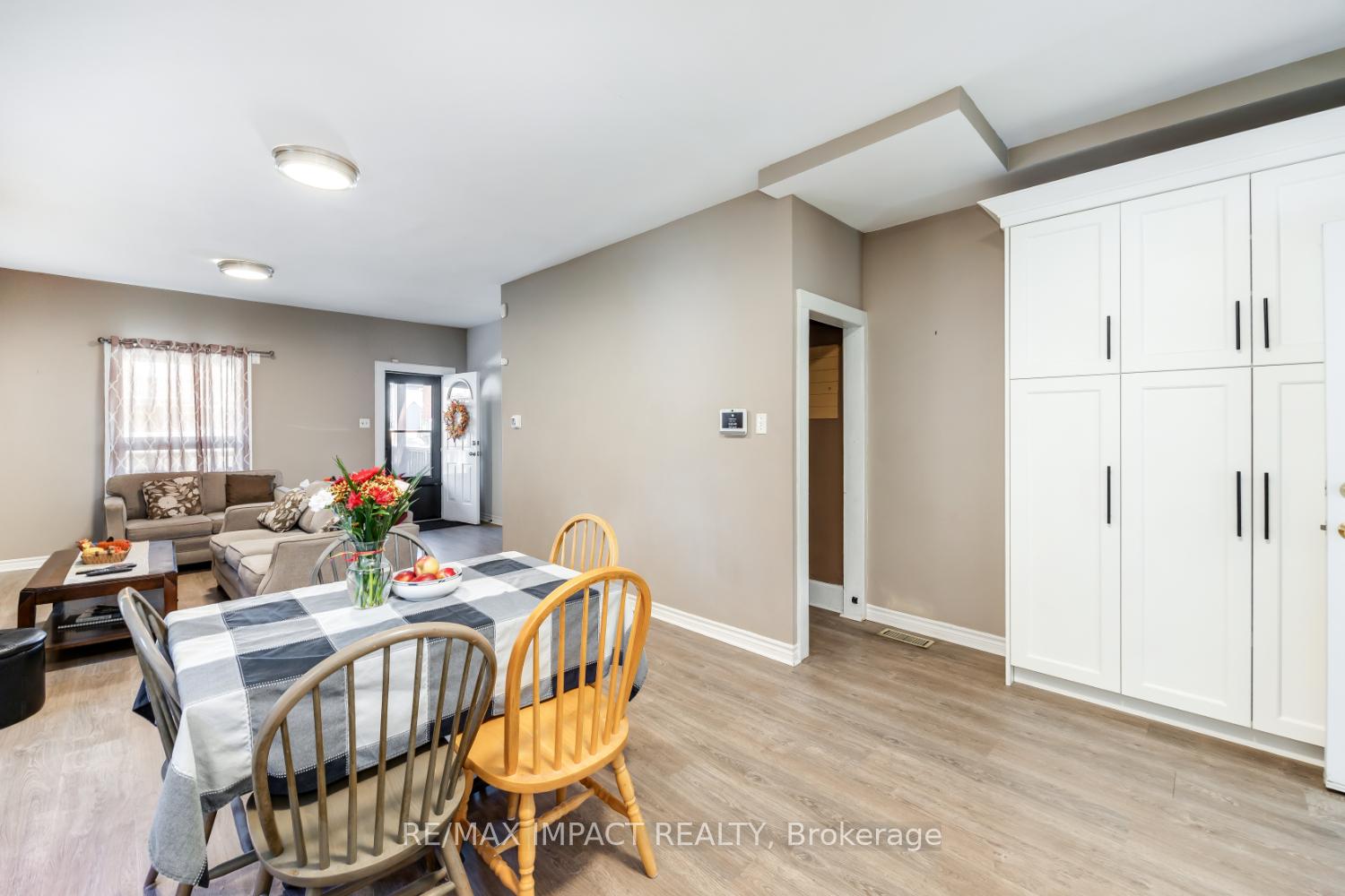 Photo 18 of 255 Arthur Street E, Oshawa, Central — HOMEH