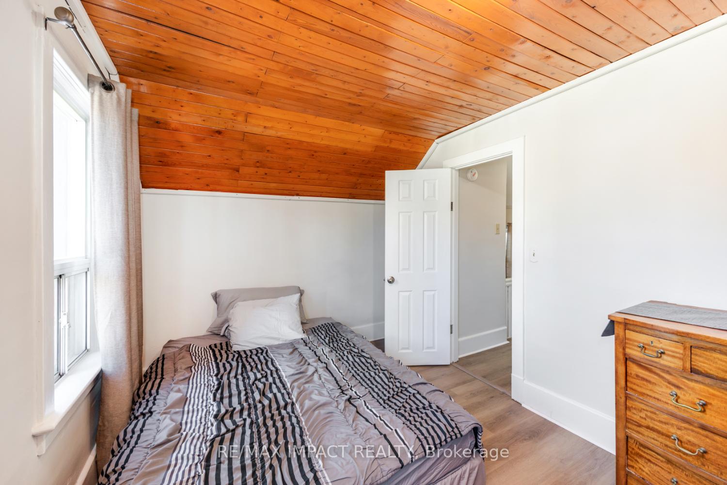 Photo 22 of 255 Arthur Street E, Oshawa, Central — HOMEH