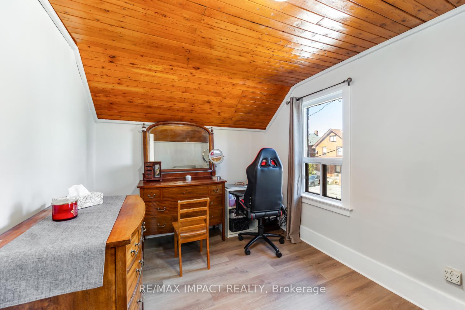 Photo 23 of 255 Arthur Street E, Oshawa, Central — HOMEH