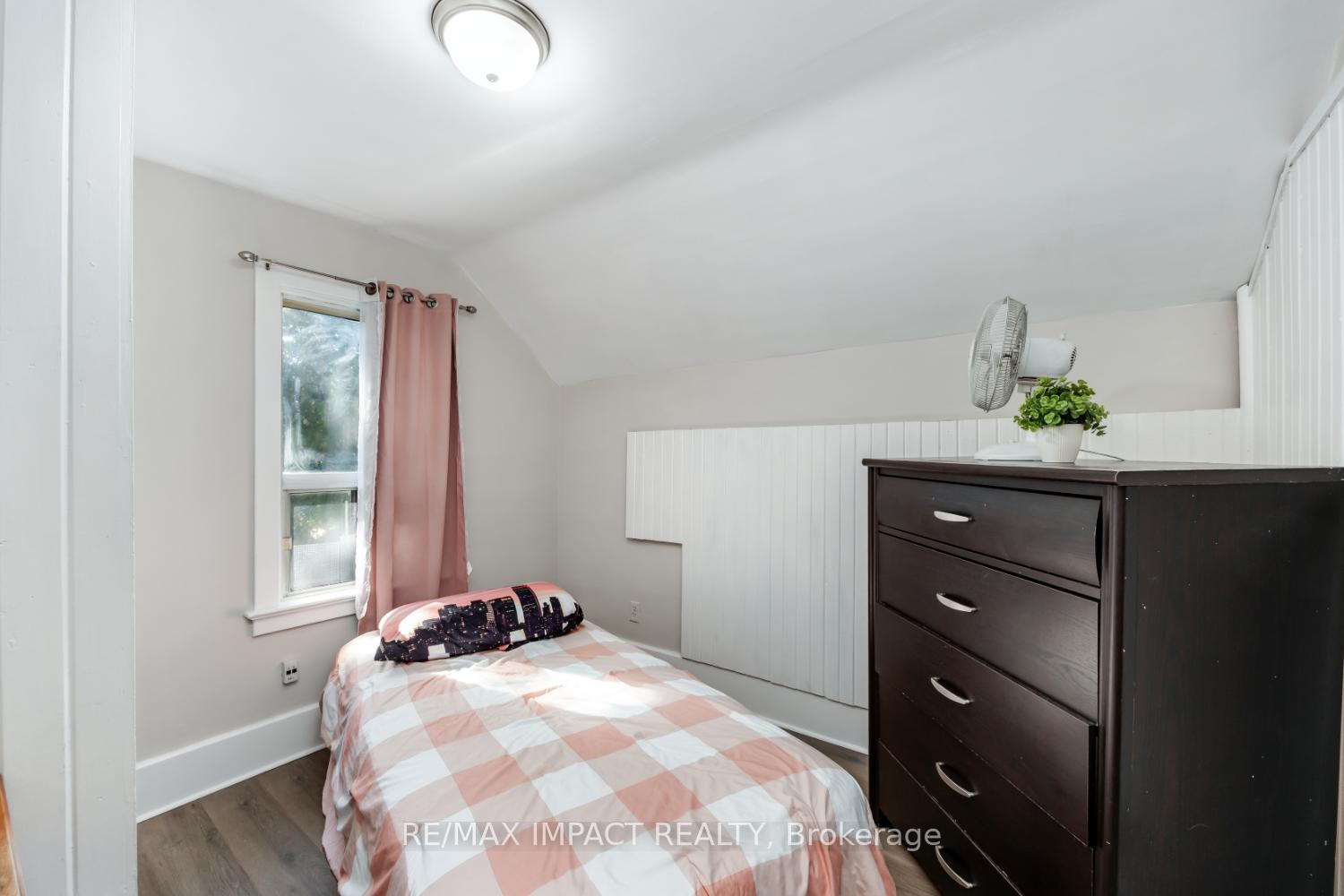 Photo 28 of 255 Arthur Street E, Oshawa, Central — HOMEH