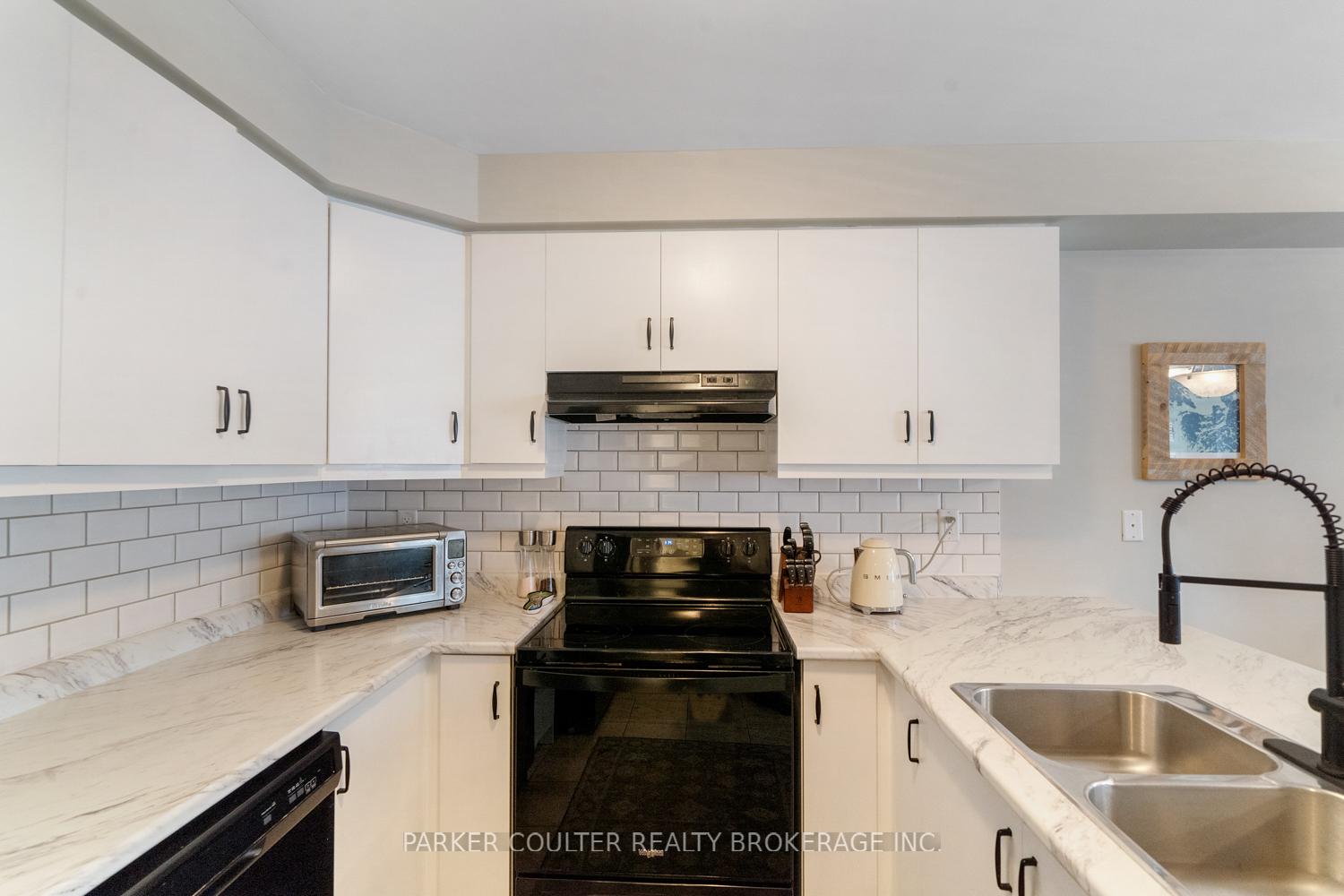 Photo 18 of 2479 Fall Harvest Crescent, Pickering, Rural Pickering — HOMEH