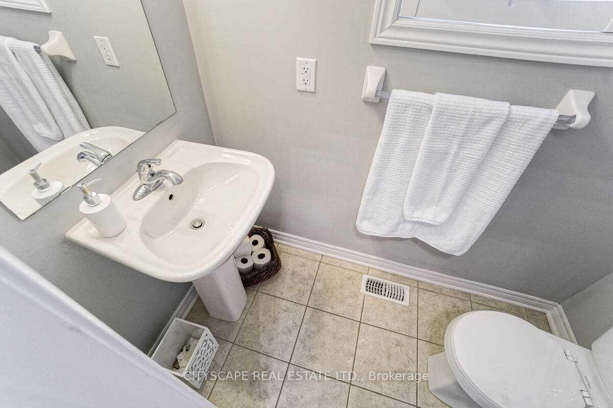 Photo 4 of 703 Megson Terrace, Milton, Willmott — HOMEH