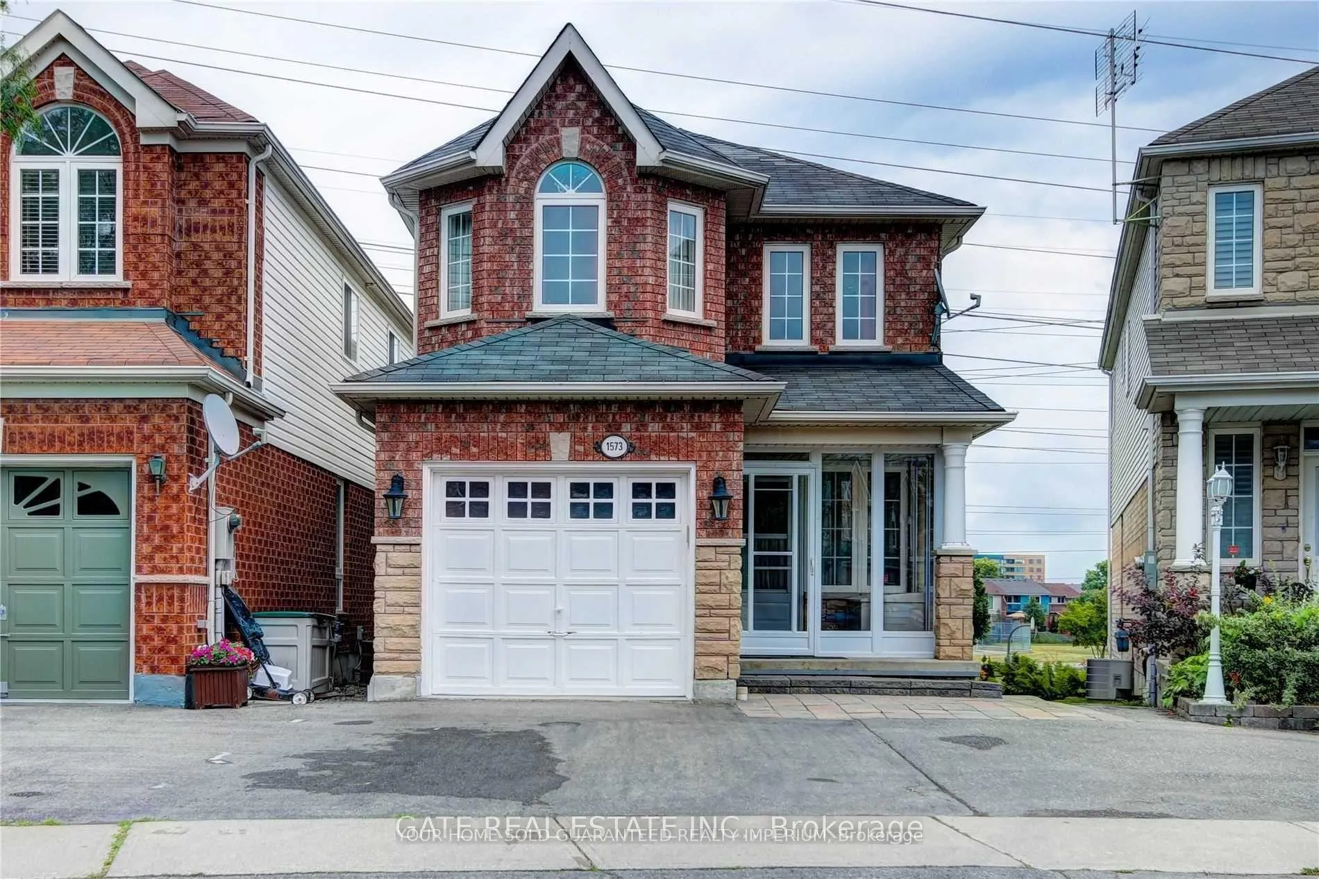 Photo 1 of 1573 Avonmore Square, Pickering, Town Centre — HOMEH