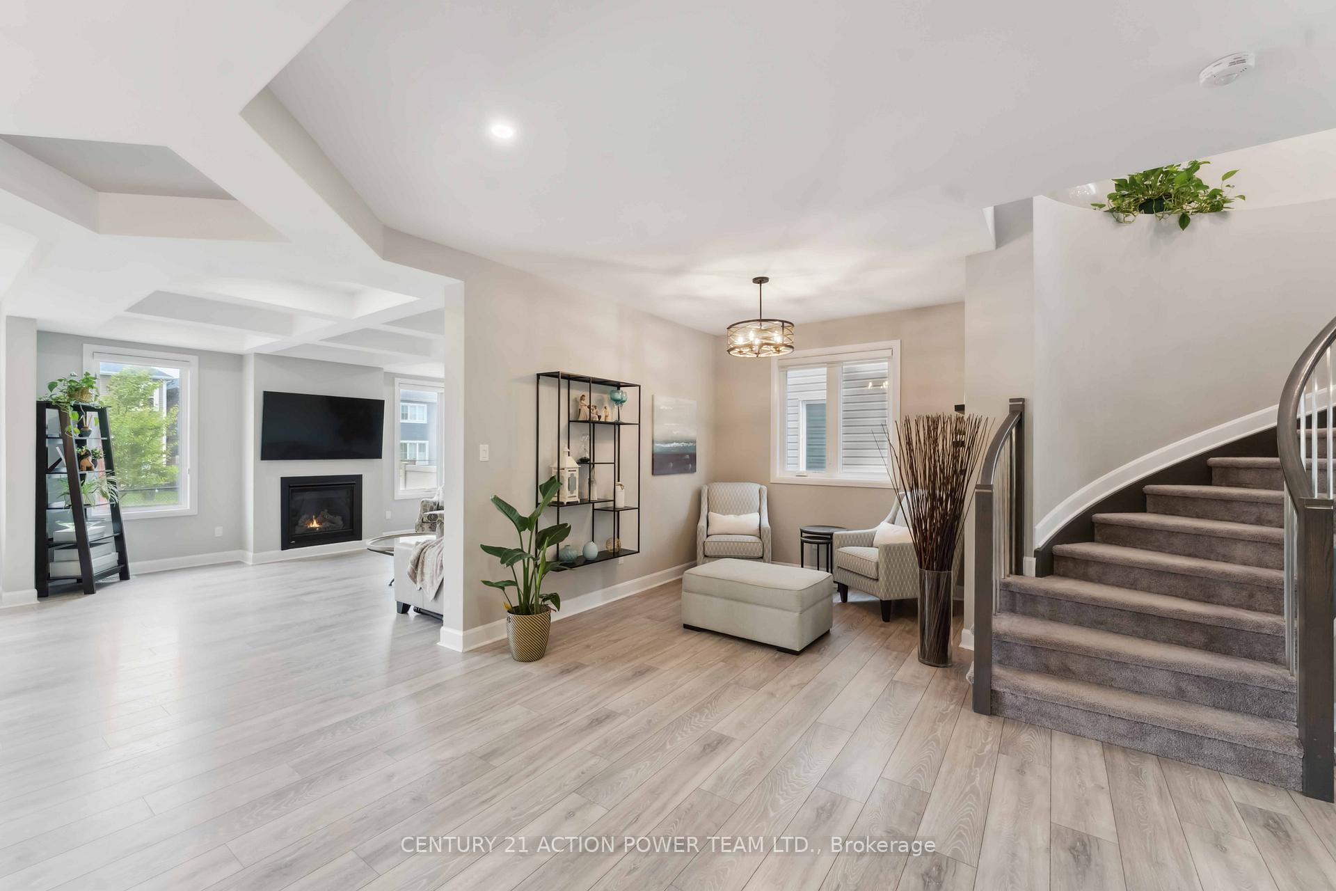 Photo 6 of 266 Esturgeon Street, Ottawa, Avalon West — HOMEH
