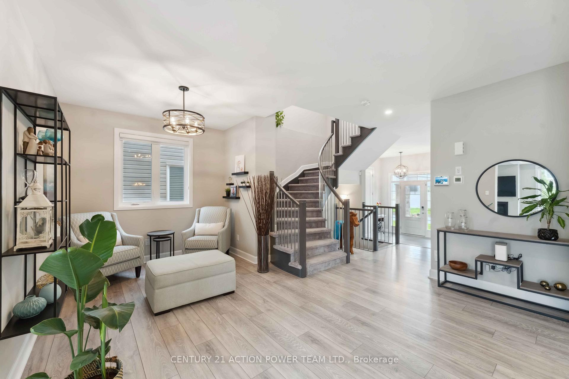 Photo 7 of 266 Esturgeon Street, Ottawa, Avalon West — HOMEH
