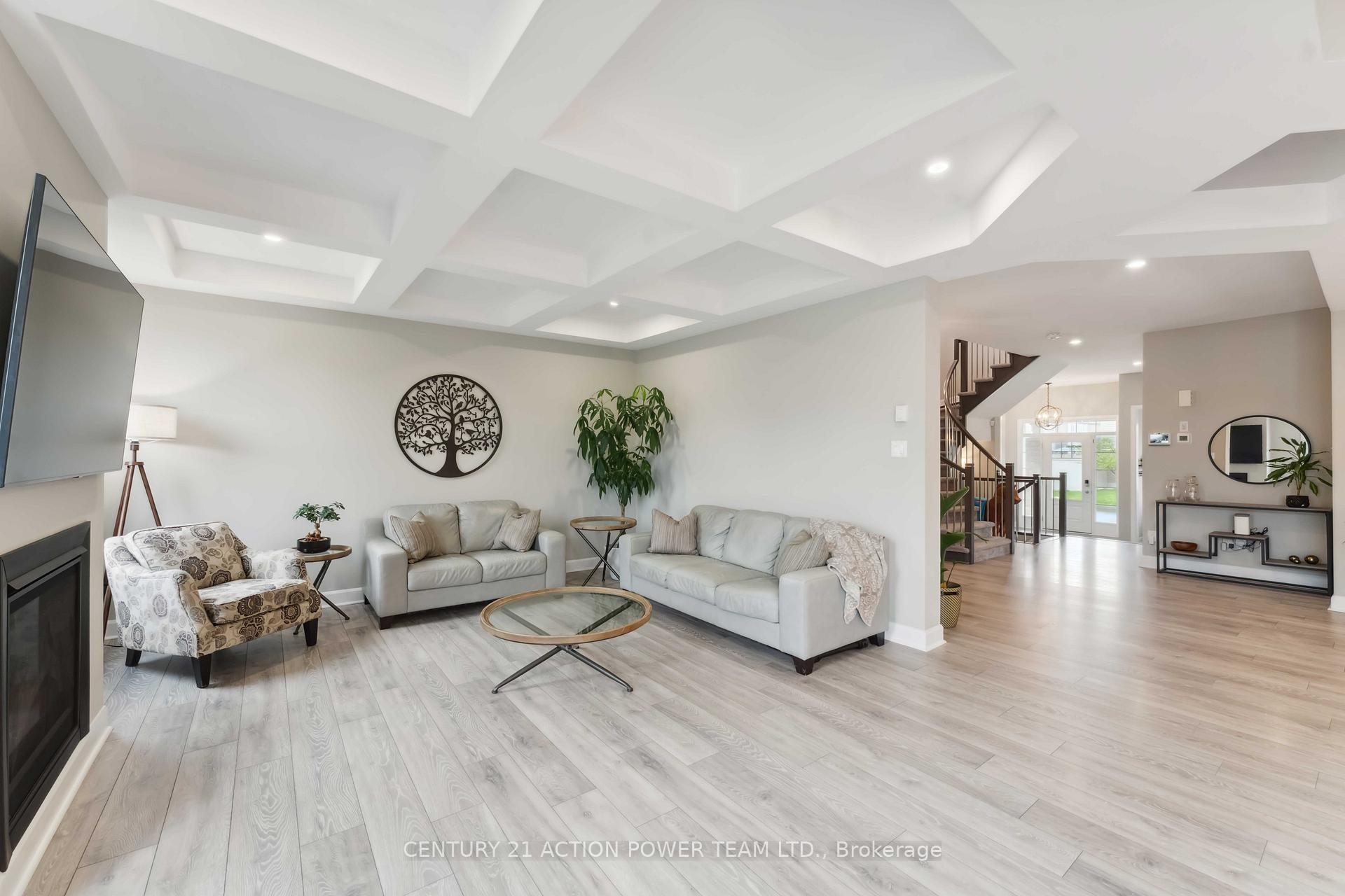 Photo 10 of 266 Esturgeon Street, Ottawa, Avalon West — HOMEH