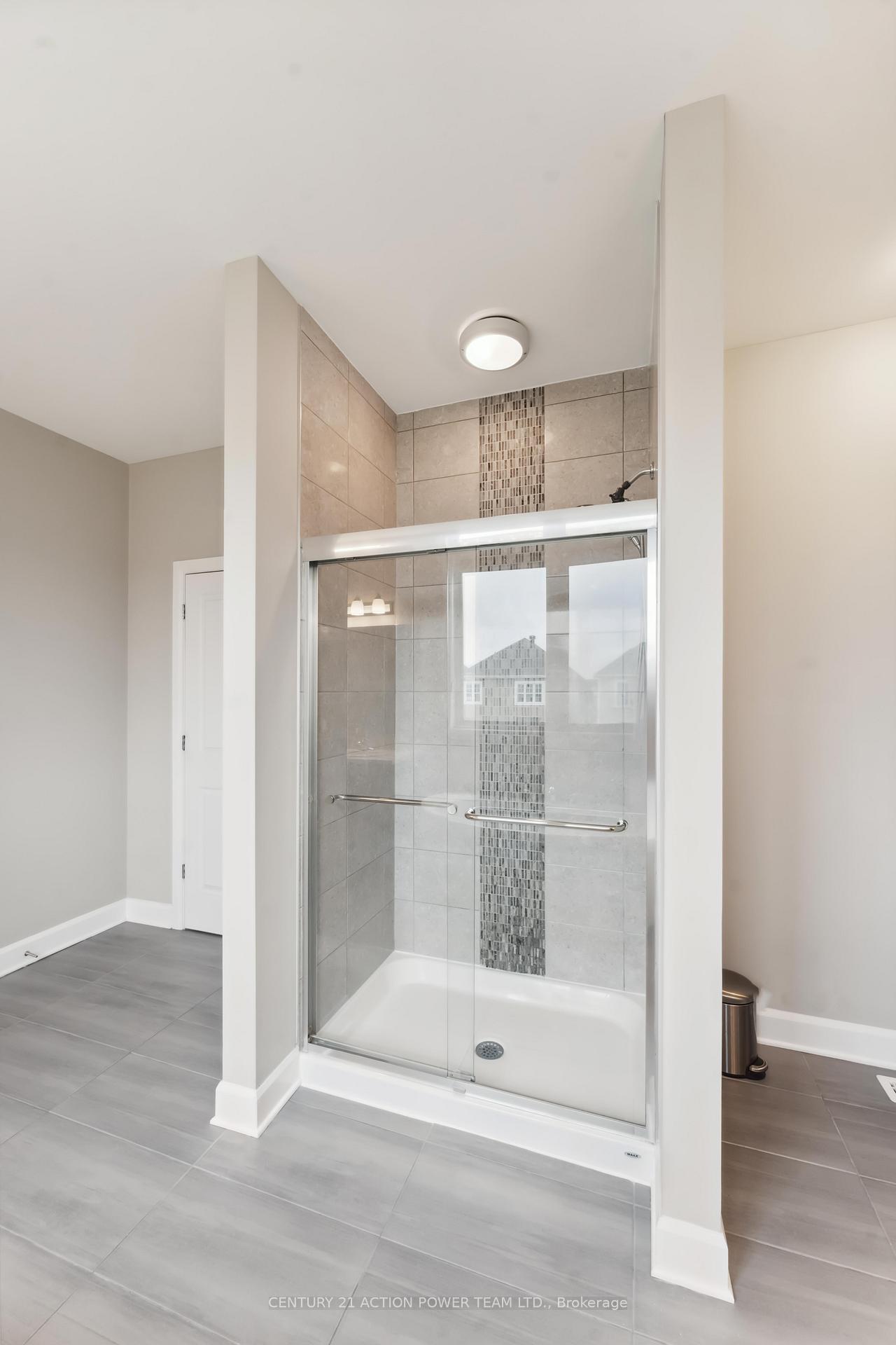 Photo 31 of 266 Esturgeon Street, Ottawa, Avalon West — HOMEH