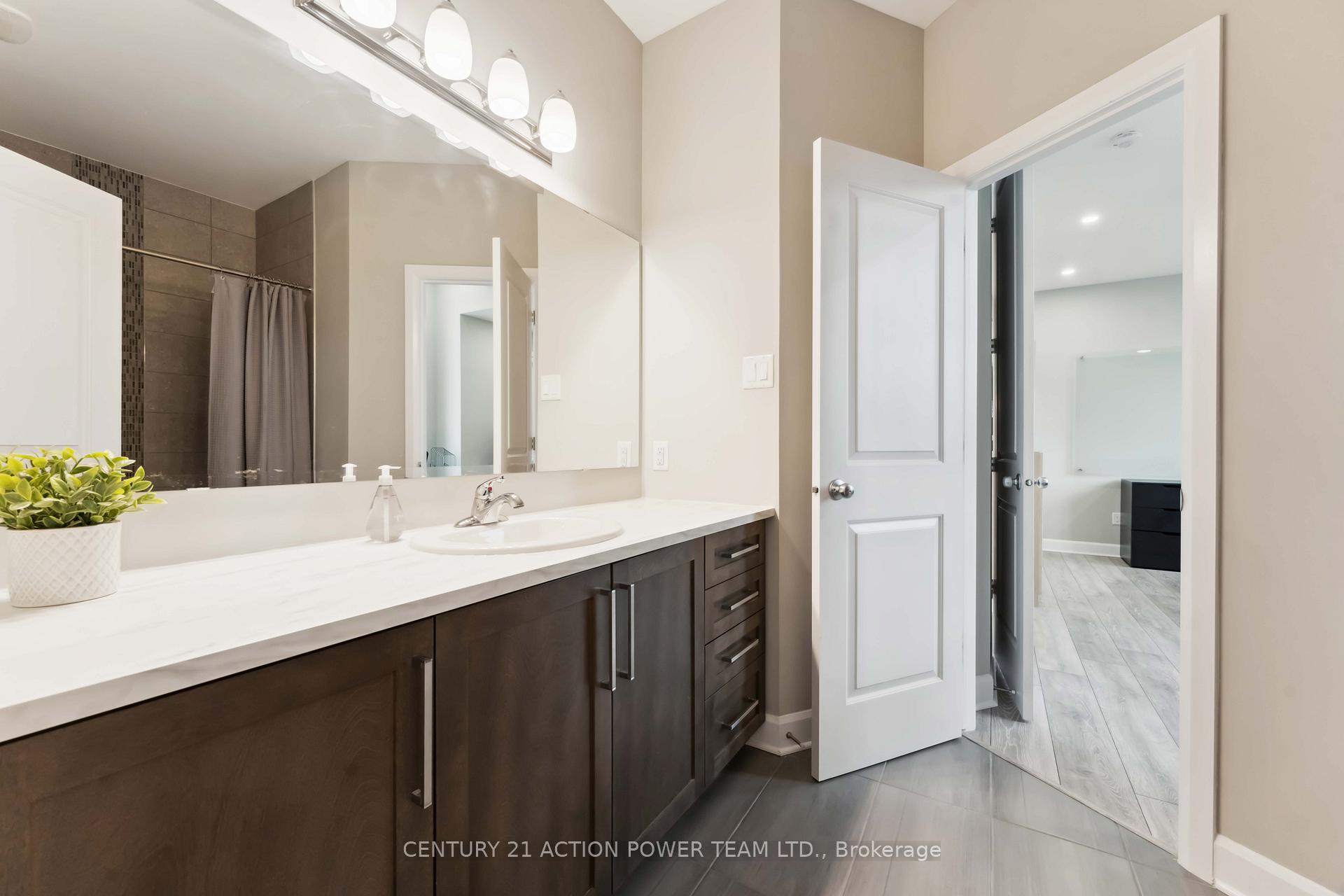 Photo 37 of 266 Esturgeon Street, Ottawa, Avalon West — HOMEH