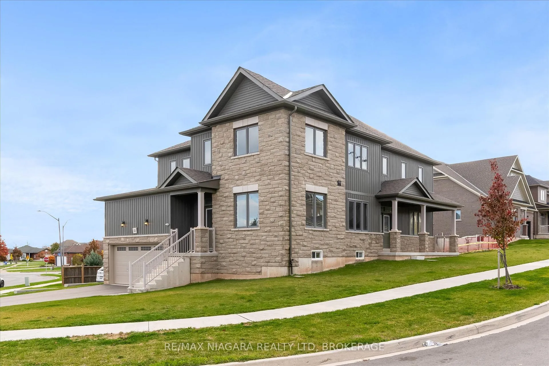 Front of 25 Oriole Crescent