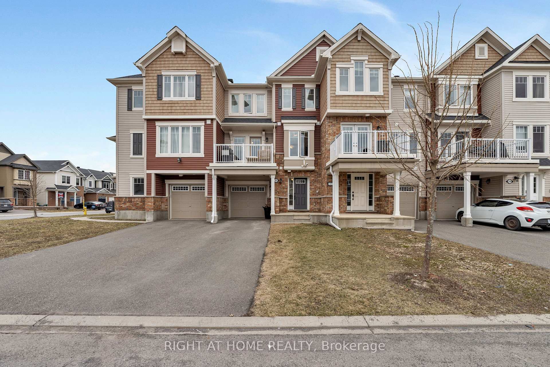 Front of 372 Willow Aster Circle