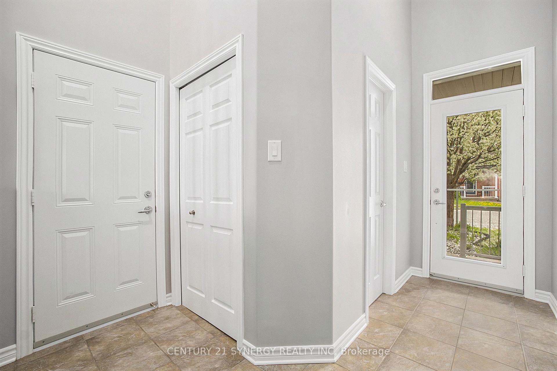 Photo 3 of 166 Parkrose Private, Ottawa, Chatelaine Village — HOMEH