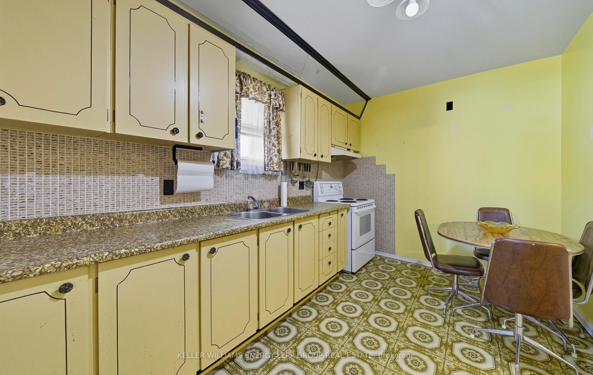 Photo 11 of 243 Conant Street, Oshawa, Lakeview — HOMEH