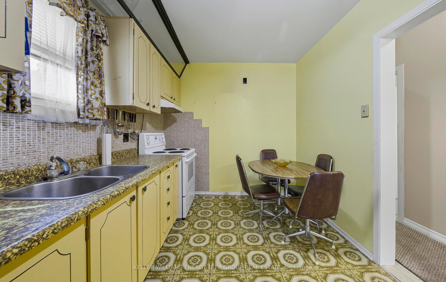 Photo 12 of 243 Conant Street, Oshawa, Lakeview — HOMEH
