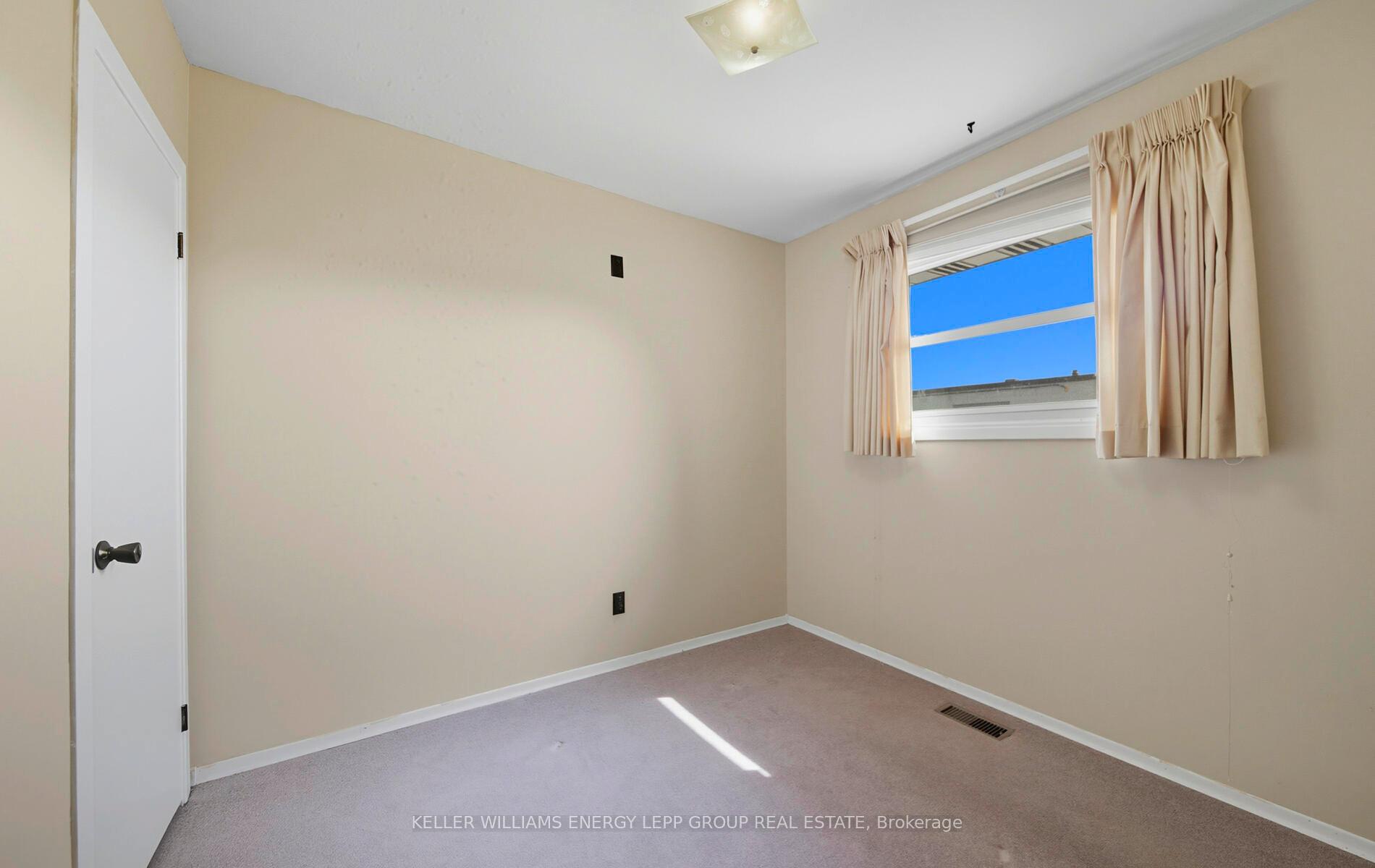 Photo 19 of 243 Conant Street, Oshawa, Lakeview — HOMEH