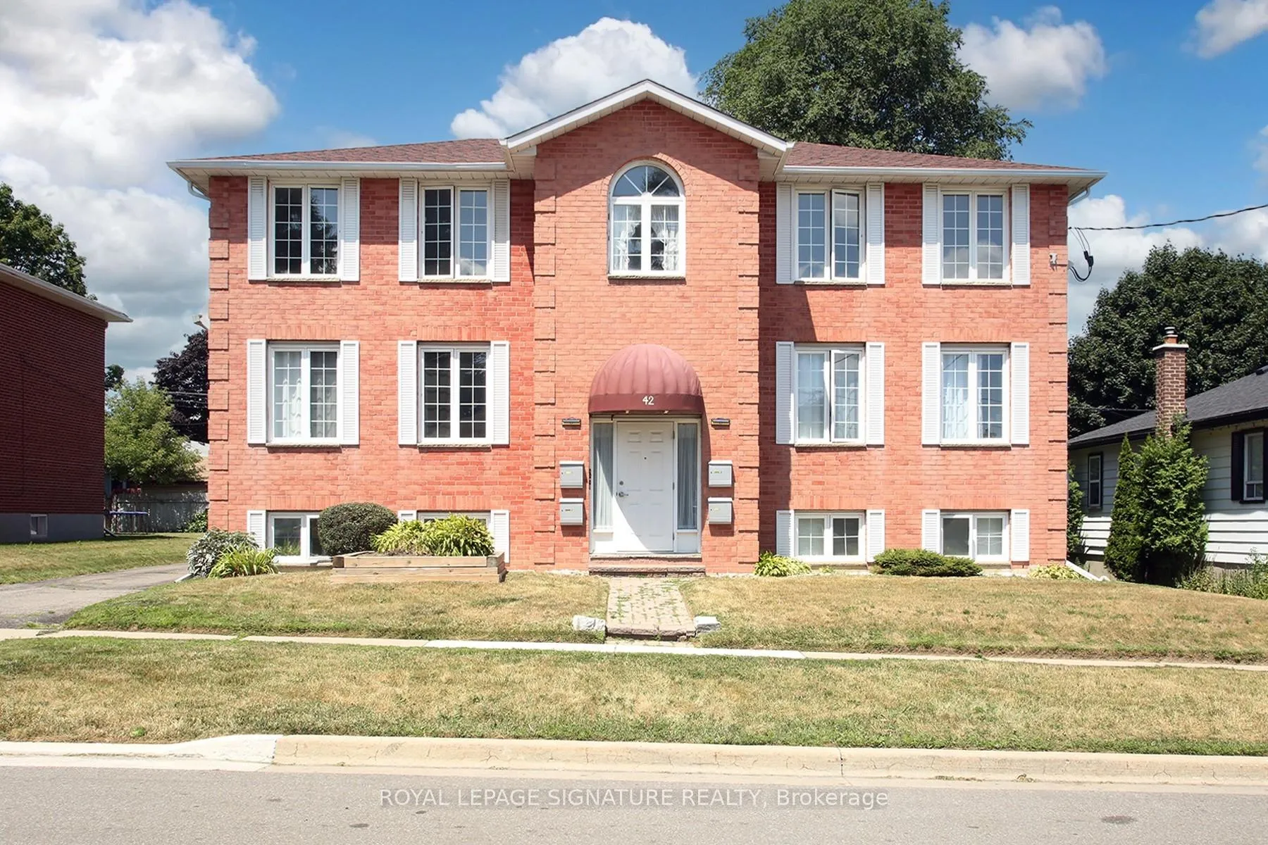 Front of Unit #4, 42 Tecumseh Avenue