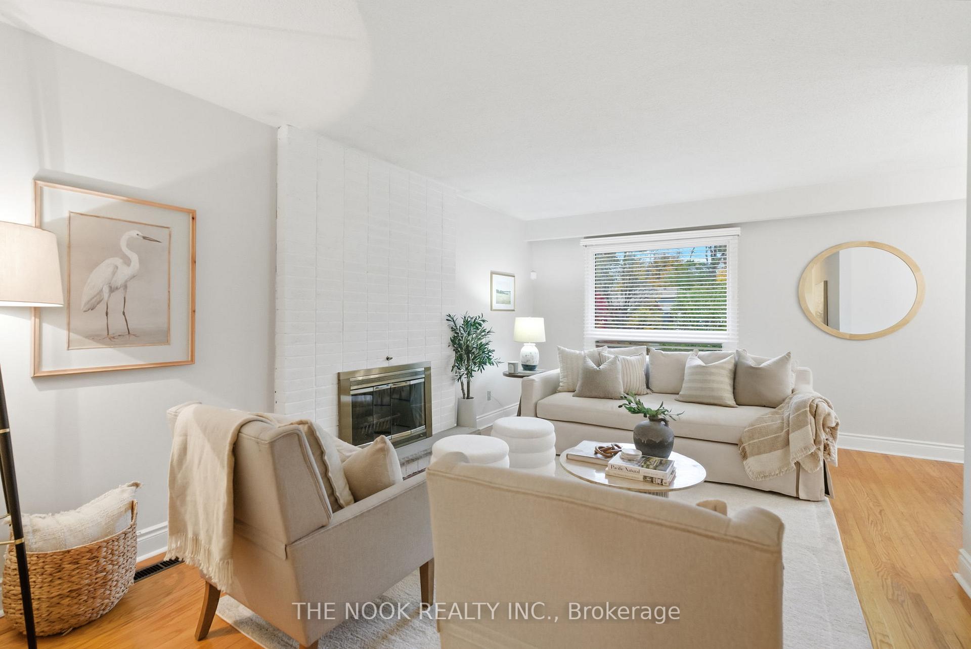 Photo 6 of 953 Essa Crescent, Pickering, West Shore — HOMEH