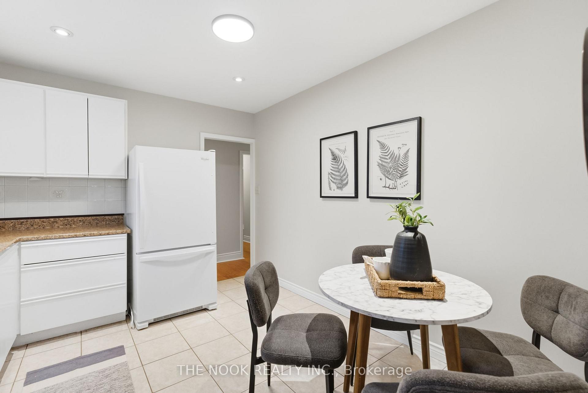 Photo 15 of 953 Essa Crescent, Pickering, West Shore — HOMEH