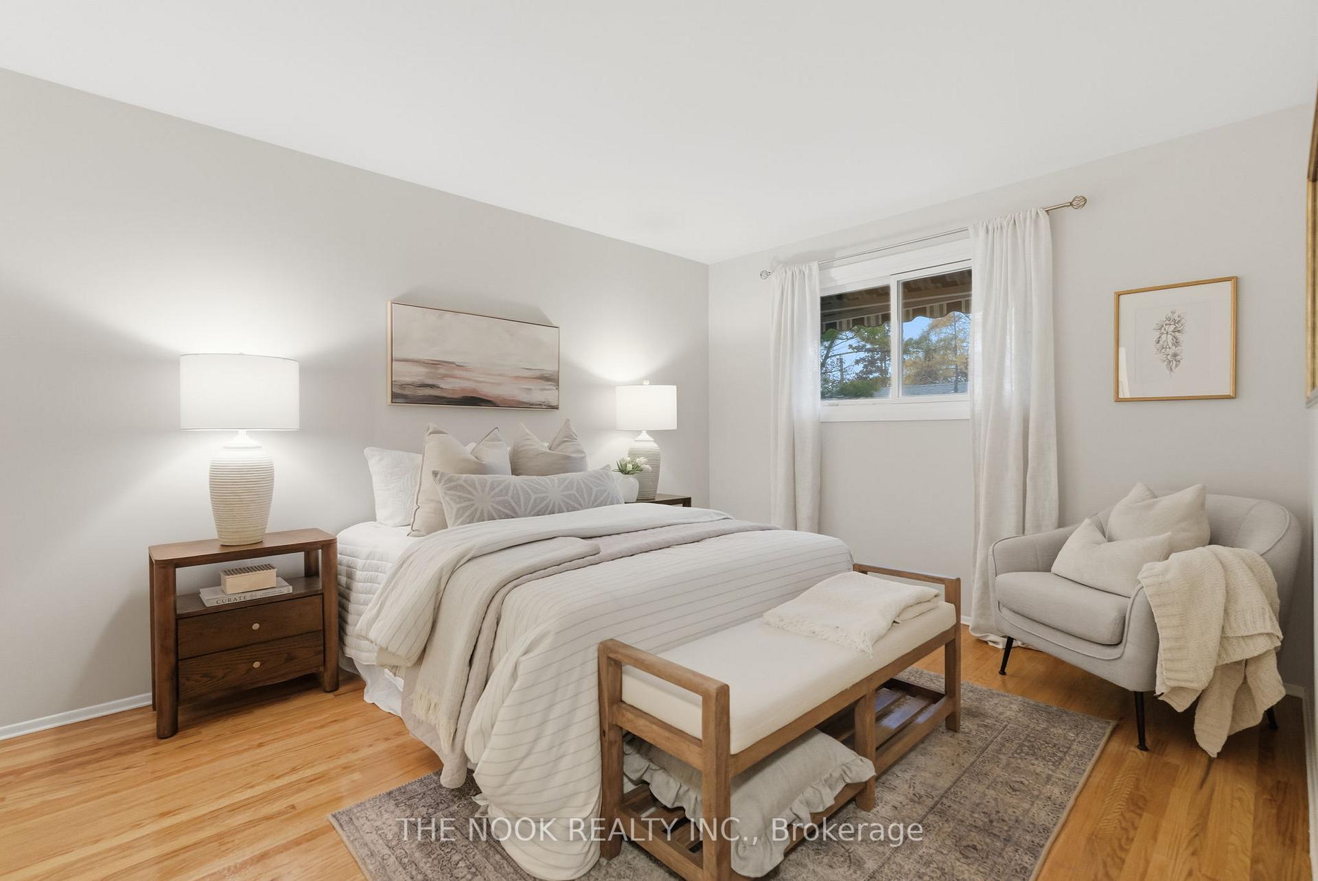Photo 18 of 953 Essa Crescent, Pickering, West Shore — HOMEH