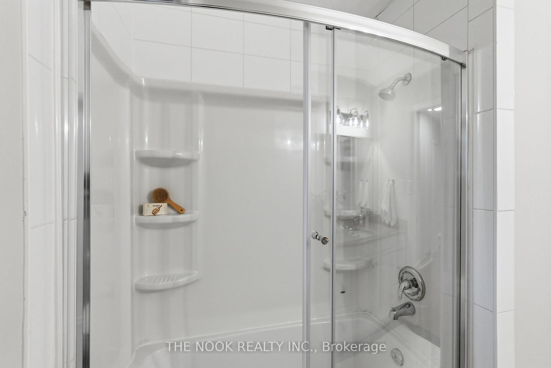 Photo 26 of 953 Essa Crescent, Pickering, West Shore — HOMEH
