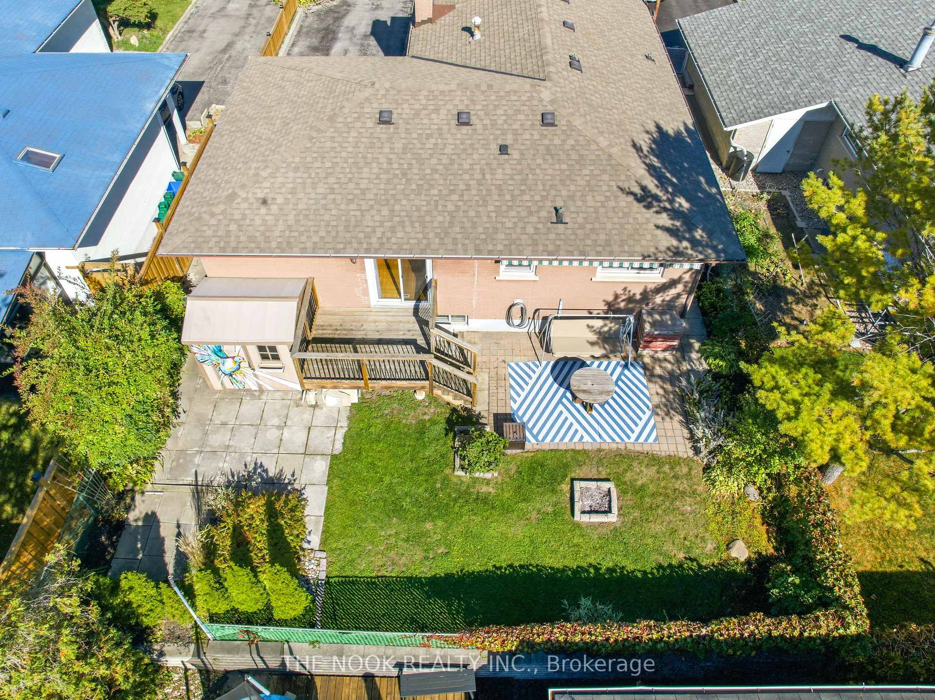 Photo 37 of 953 Essa Crescent, Pickering, West Shore — HOMEH