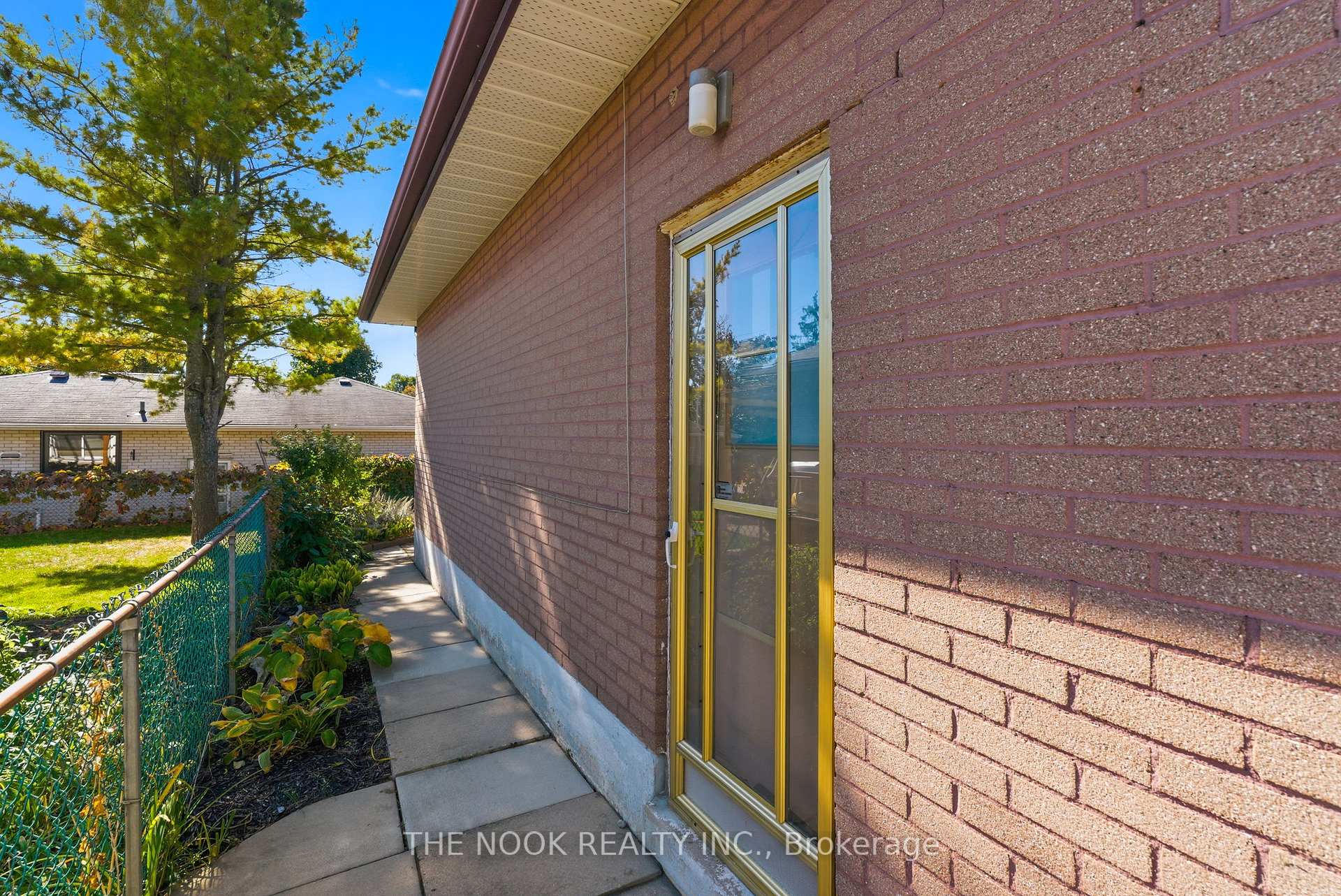 Photo 46 of 953 Essa Crescent, Pickering, West Shore — HOMEH